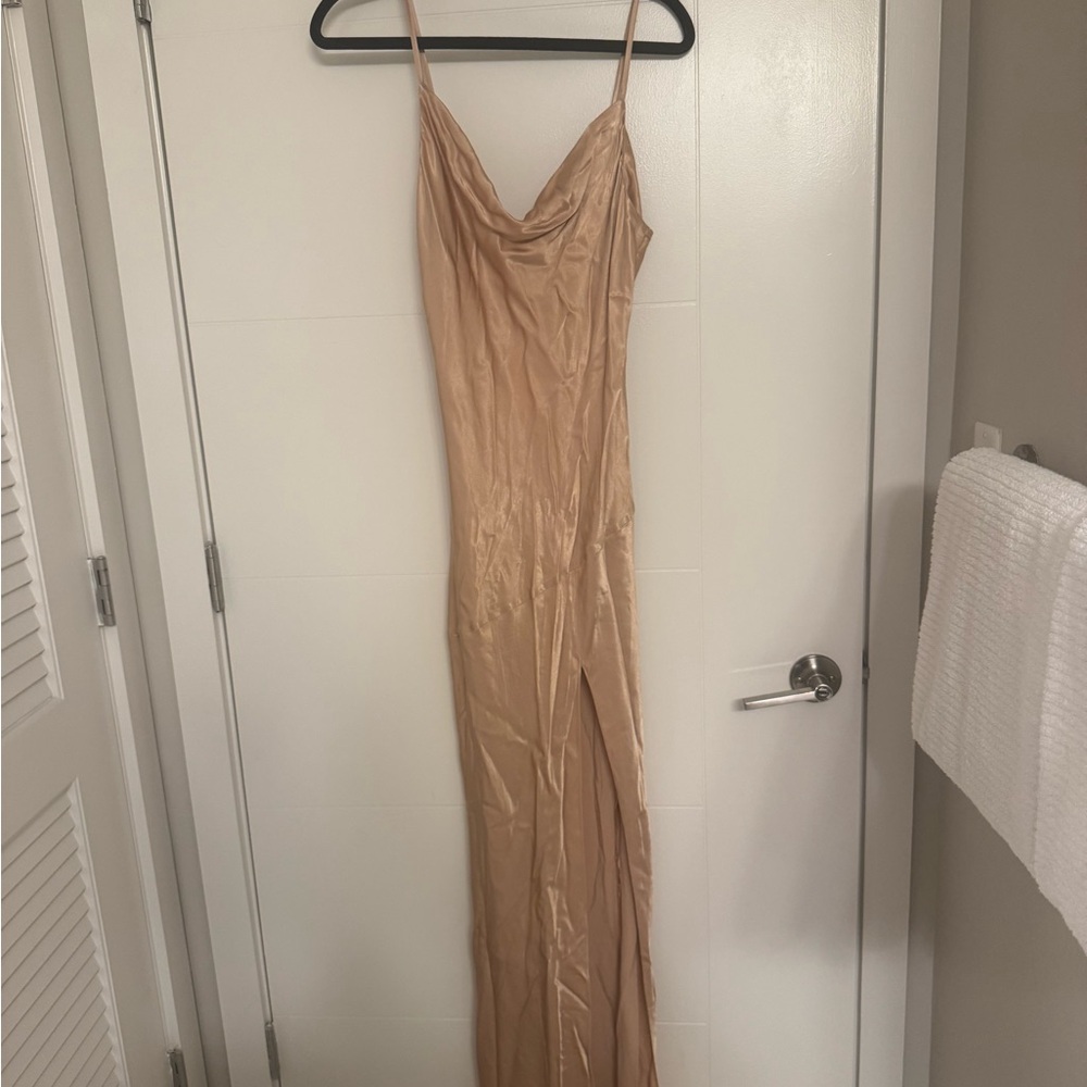 REVOLVE Shona Joy Satin Maxi Dress in Soft Peach - Picture 4 of 6